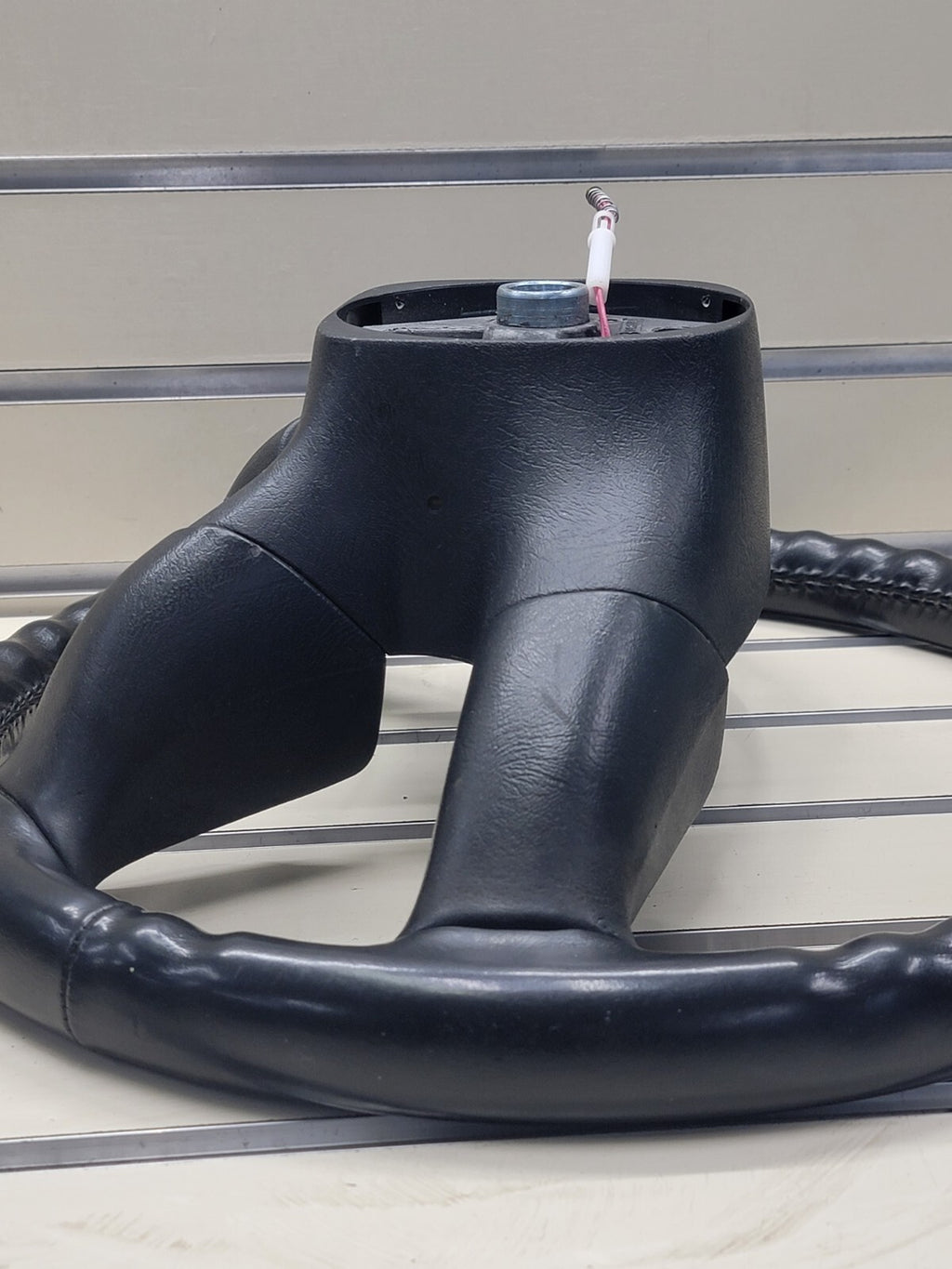 🔥03-06 SILVERADO SIERRA YUKON TAHOE SUBURBAN STEERING WHEEL LEATHER BLACK