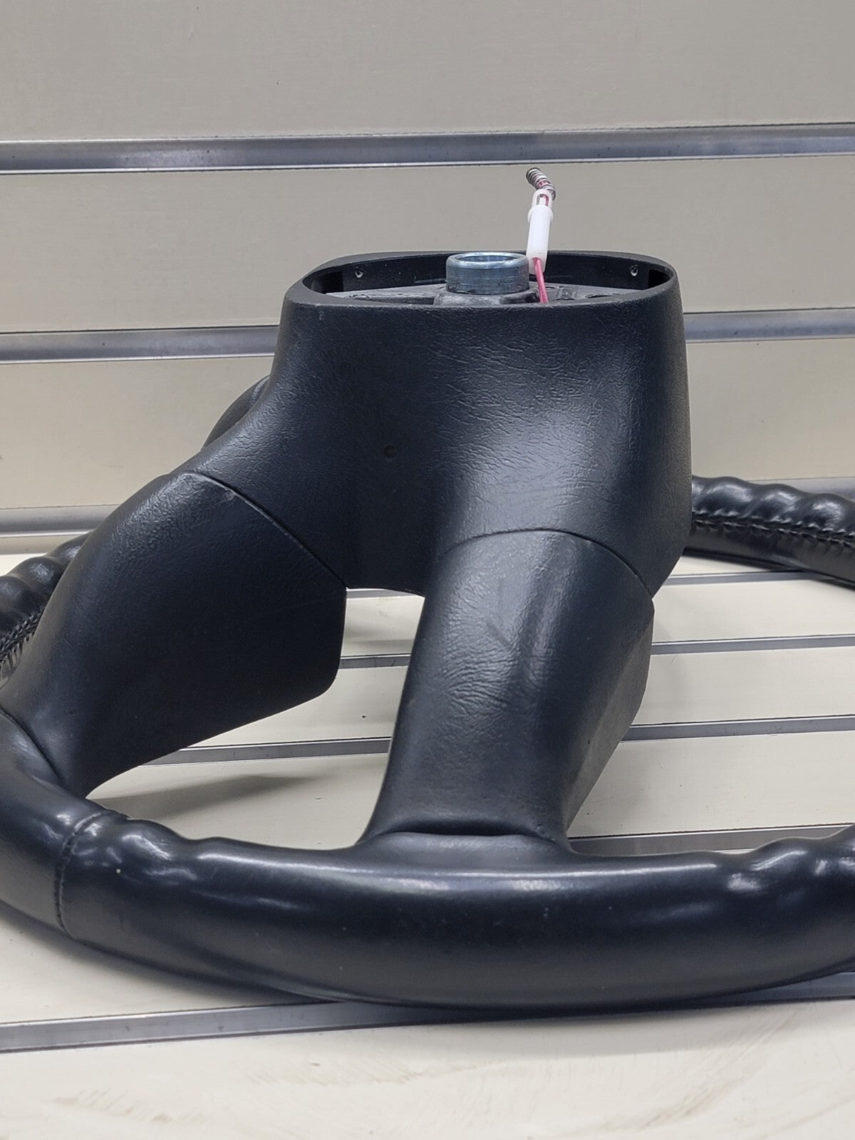 🔥03-06 SILVERADO SIERRA YUKON TAHOE SUBURBAN STEERING WHEEL LEATHER BLACK