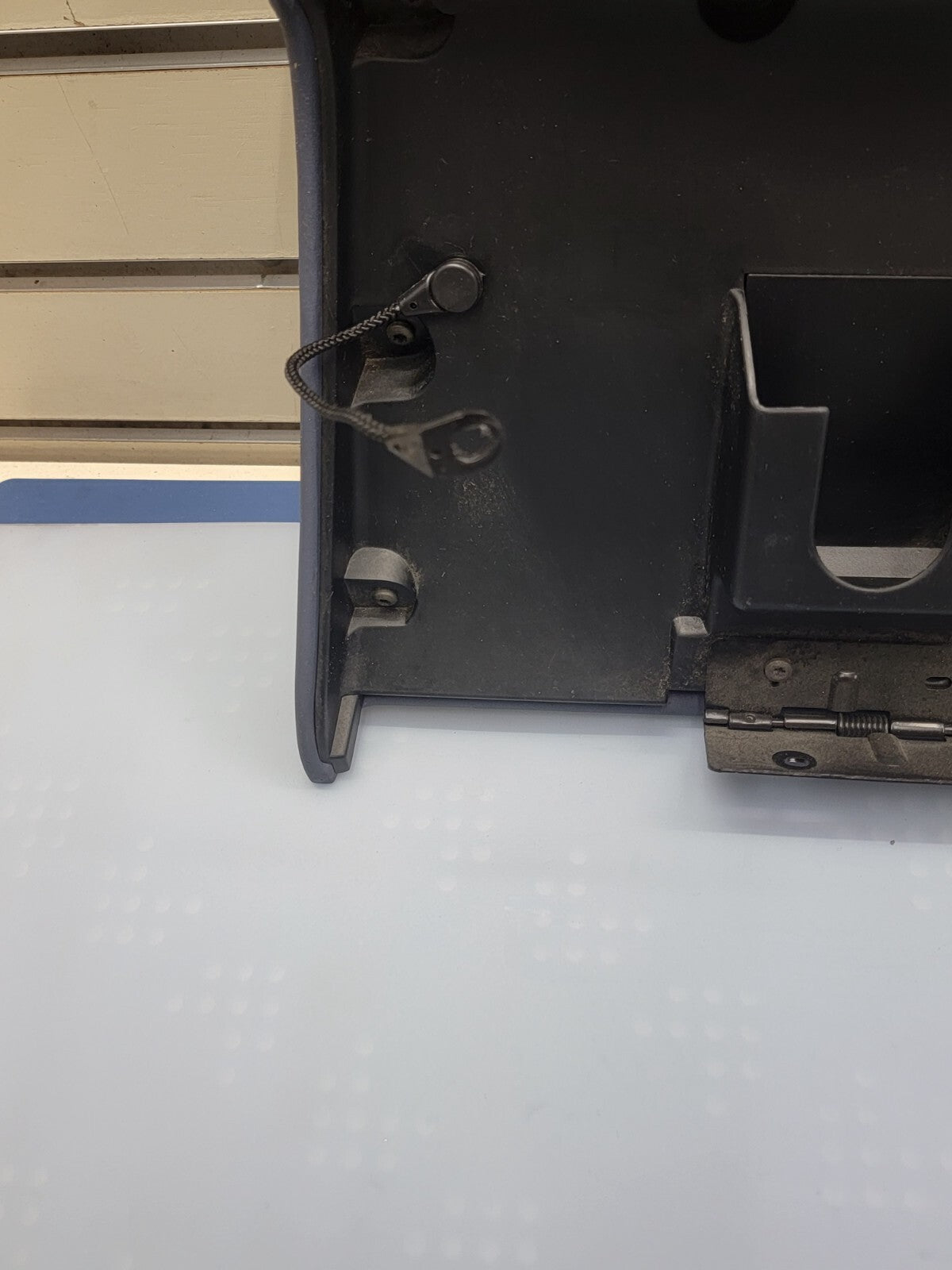 🔥00-05 Chevrolet Impala Glove Box Door with Working Lock Mechanism and Hinge