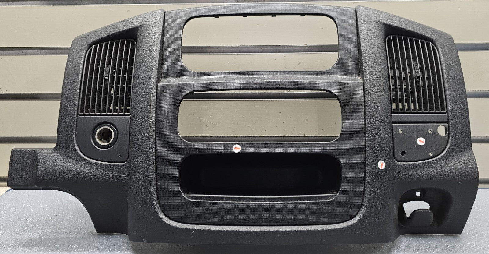 🔥02-05 Dodge RAM Dash RADIO Audio Stereo Bezel Climate Trim Panel Black B10