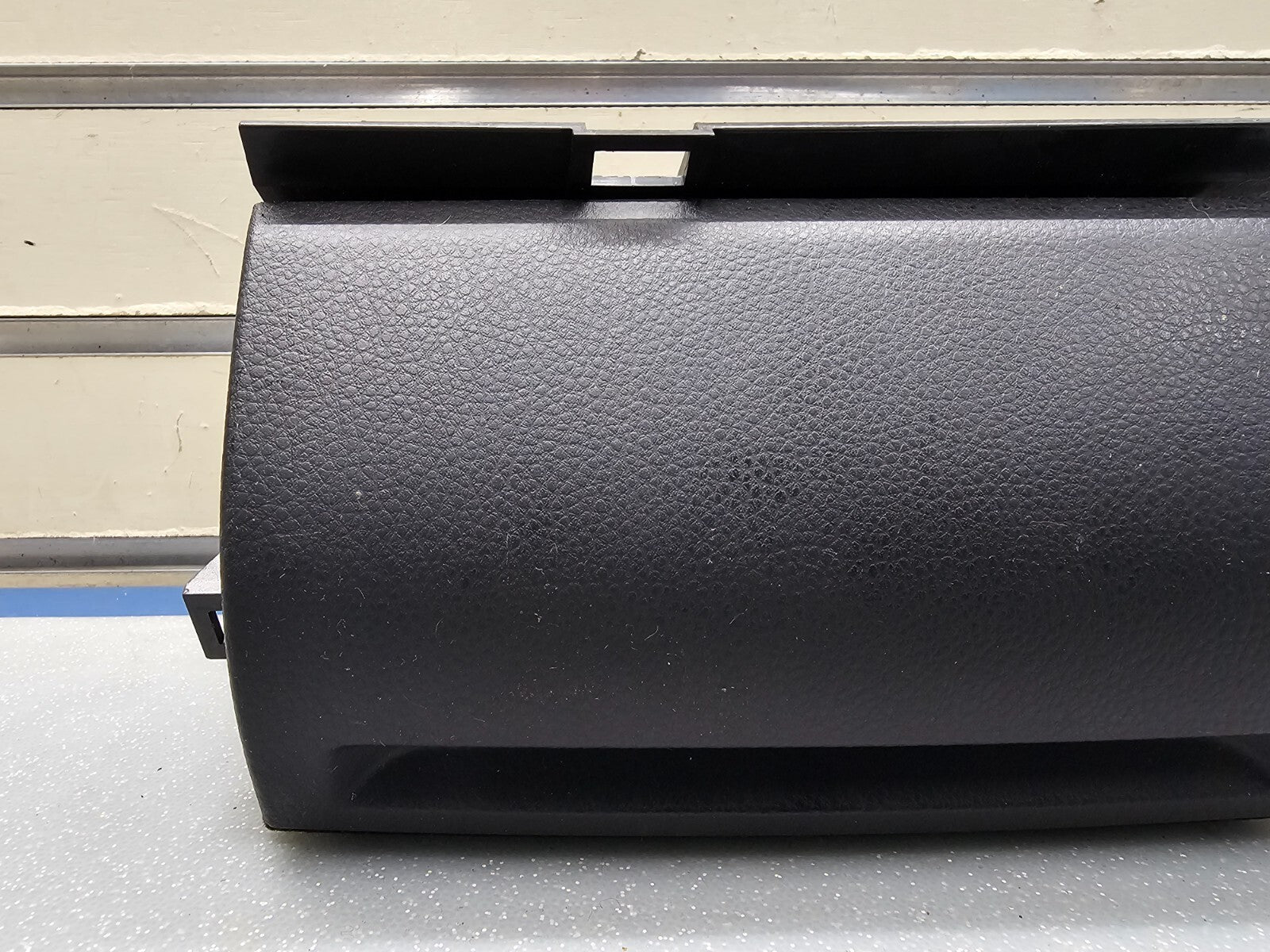 05-06 INFINITI G35 DASH PANEL GLOVE BOX STORAGE COMPARTMENT COVER LID TRIM BLACK