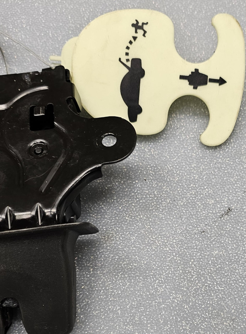 🔥2010-2016 BUICK LACROSSE 2013-2018 CHEVROLET MALIBU TRUNK LATCH ACTUATOR OEM