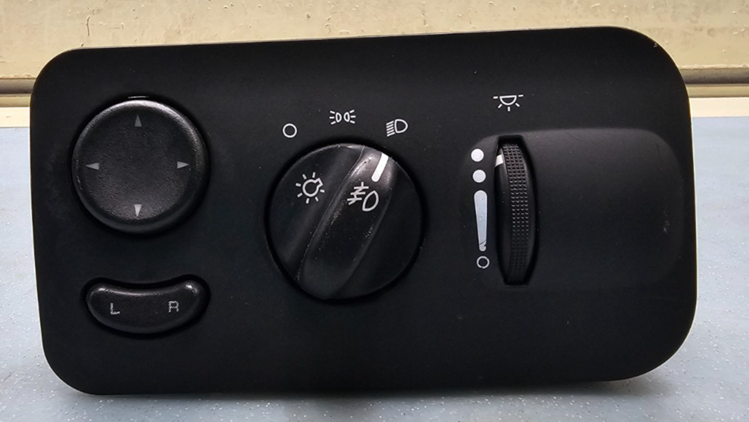 01-07 Caravan Town Country Headlight Fog Light Mirror Power Control Switch Black