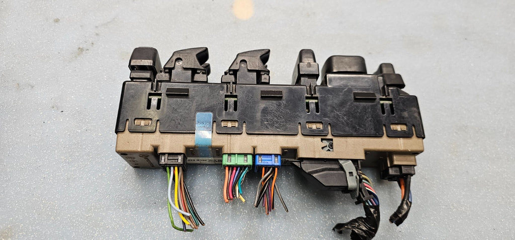 03-06 Silverado Sierra Power Left Driver Master Window Switch Assembly Black WS4