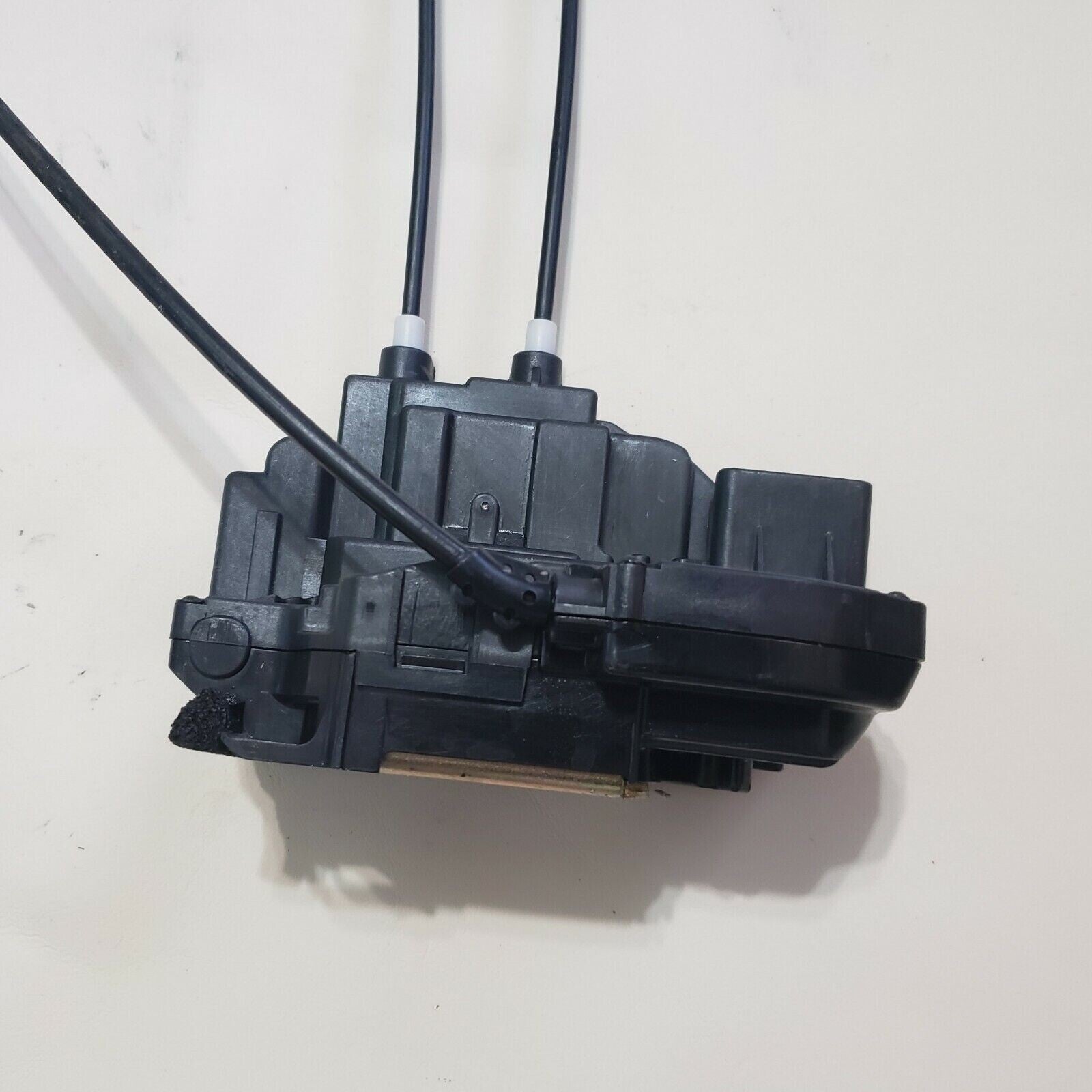 05-08 NISSAN Armada RIGHT FRONT Door Lock & Remote Control Actuator Assembly OEM