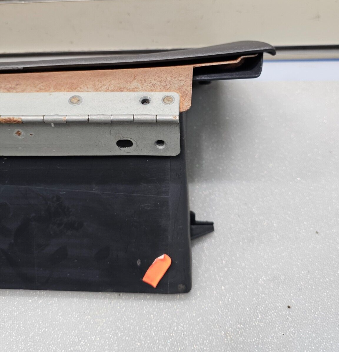🔥99-04 FORD MUSTANG LX GT COBRA GLOVE JOCKEY BOX DASH STORAGE CUBBY BLACK OEM