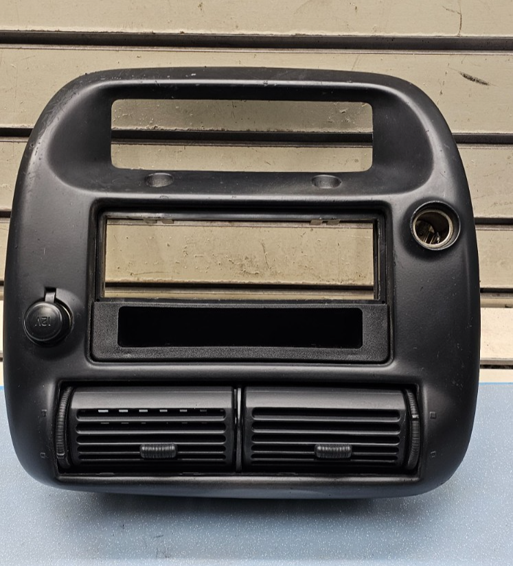 95-10 Ranger Explorer Center Dash Radio Stereo Display Bezel Trim Panel BLACK B2