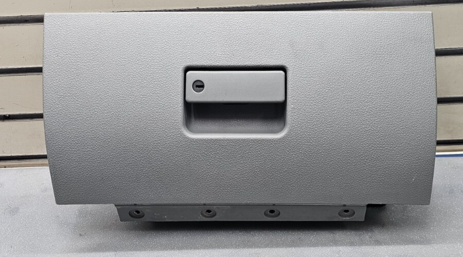 05-09 MUSTANG Dash Glove Box Storage Compartment Assembly Instrument Panel Gray
