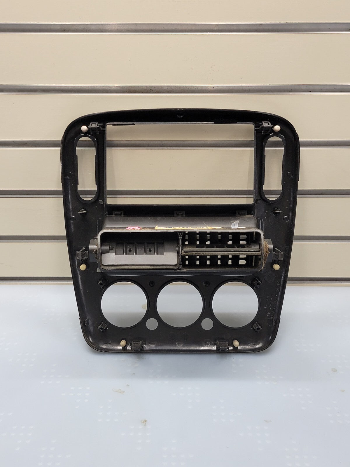 02-05 FORD EXPLORER RADIO AUDIO CLIMATE TEMPERATURE CONTROL BEZEL TRIM Black