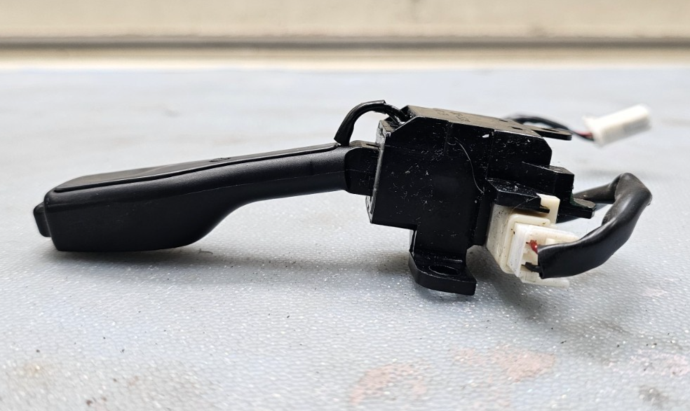 🔥04-22 RAV4 Prius Corolla 4Runner Steering Wheel Cruise Control Switch Black