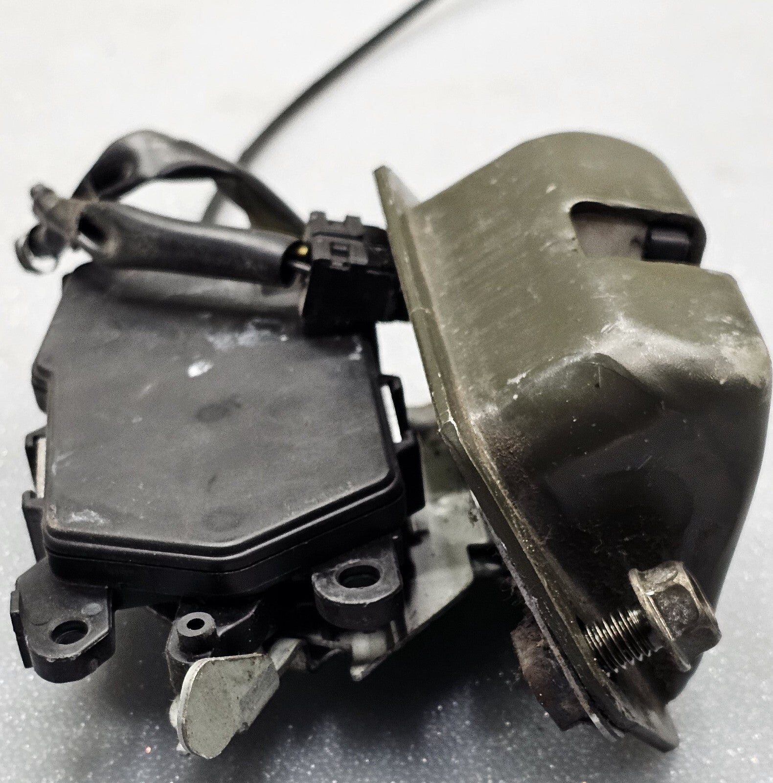 🔥03-08 Subaru Forester Trunk Latch Tailgate Lock Actuator  OEM 63032SA010