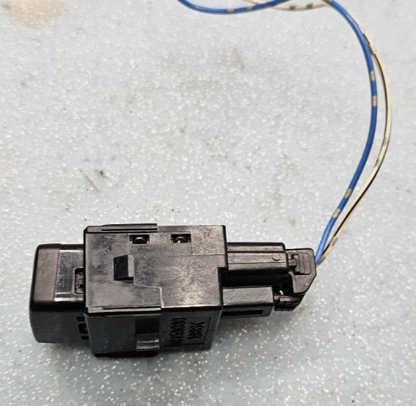 🔥2000-2004 Toyota Avalon Trunk Release Popper Control Switch OEM B28