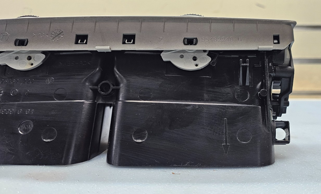 🔥01-05 VW PASSAT DASH CENTER MIDDLE Air AC A/C HVAC Vent Heater Black