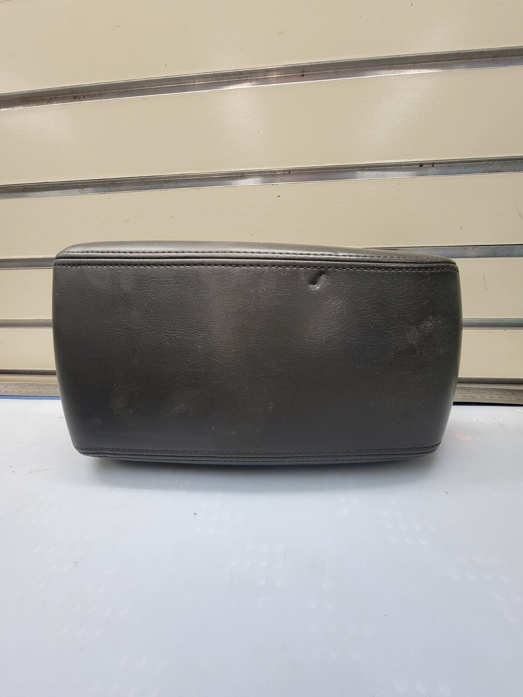 🔥06-13 CHEVROLET IMPALA CENTER CONSOLE ARM REST LID TOP PAD COVER BLACK LEATHER