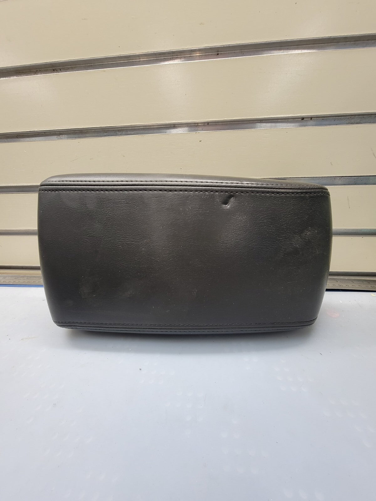 🔥06-13 CHEVROLET IMPALA CENTER CONSOLE ARM REST LID TOP PAD COVER BLACK LEATHER