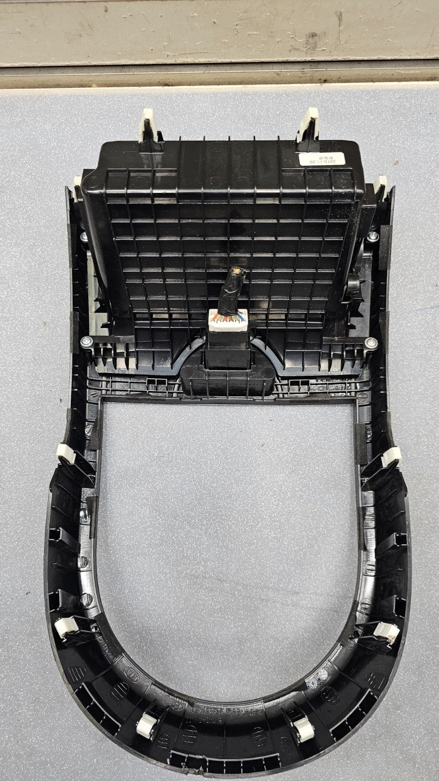 🔥10-11 KIA SOUL PLUS CENTER DASH RADIO TRIM BEZEL W/ STORAGE SILVER OEM