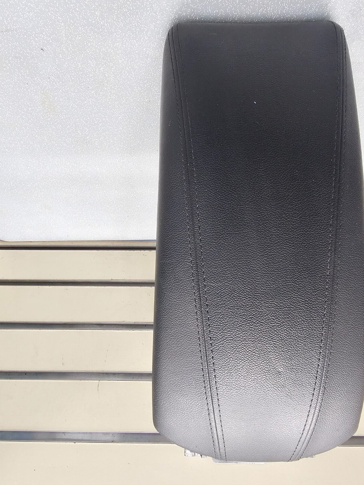 🔥11-14 HYUNDAI SONATA FRONT CENTER CONSOLE ARM REST LID COVER TOP PAD BLACK OEM