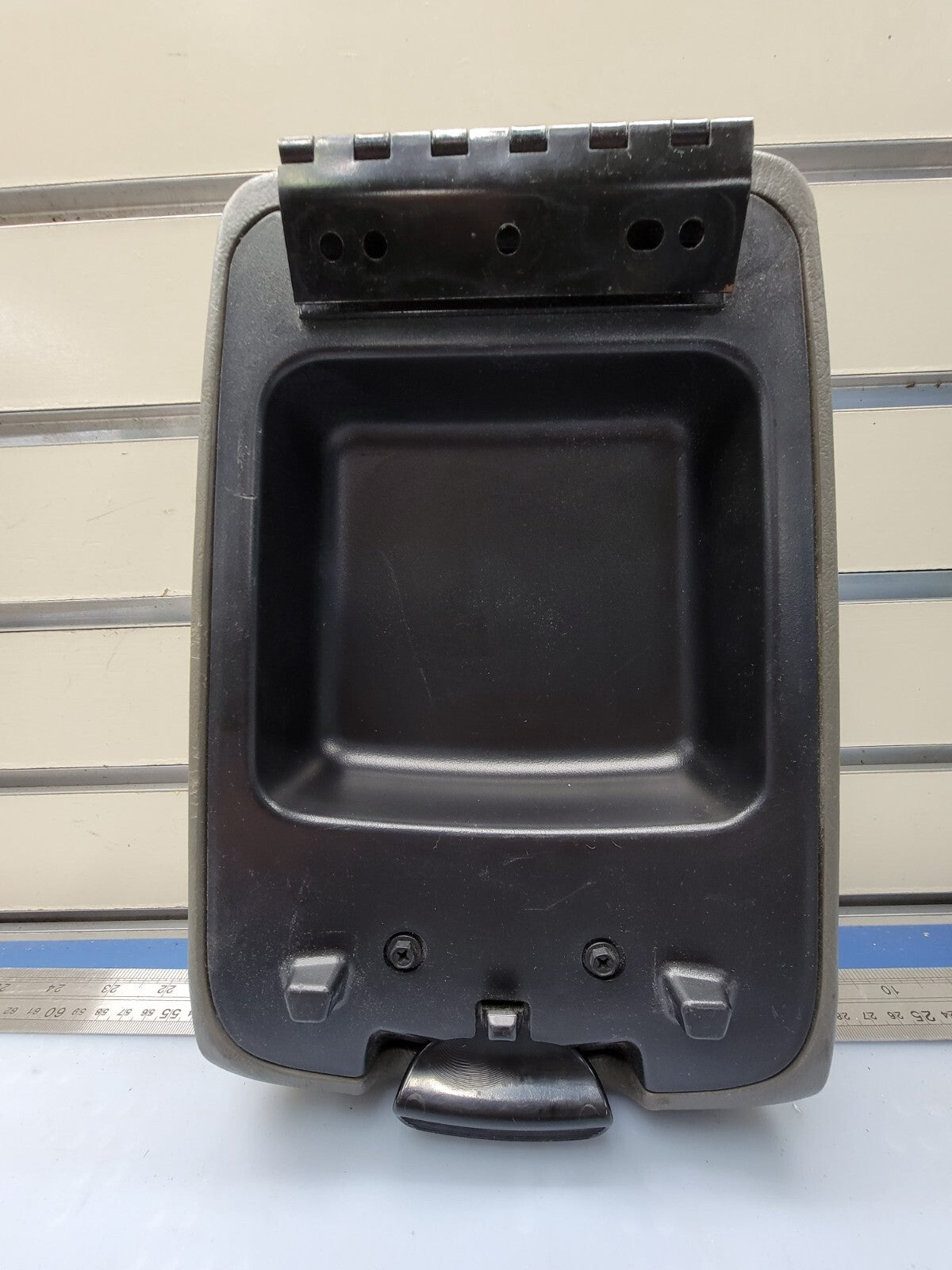 🔥2002-2007 Jeep Liberty Center Console Arm Rest Lid Black OEM