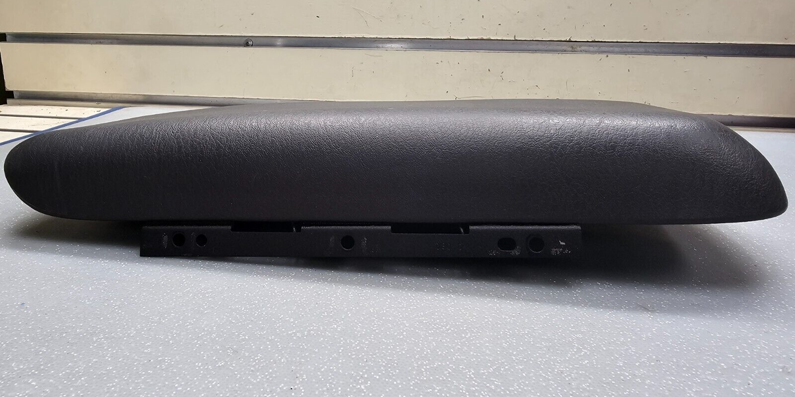 98-04 Chrysler 300M Front Center Console Lid Armrest Leather Top Assembly Black