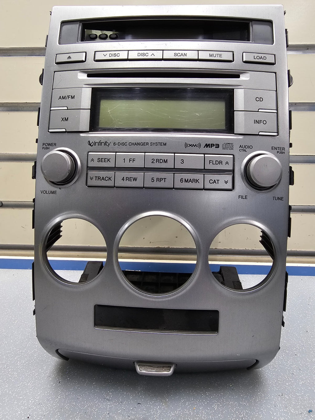 🔥09-12 Hyundai Veracruz Dash AM FM CD Player Radio Receiver Trim Bezel OEM