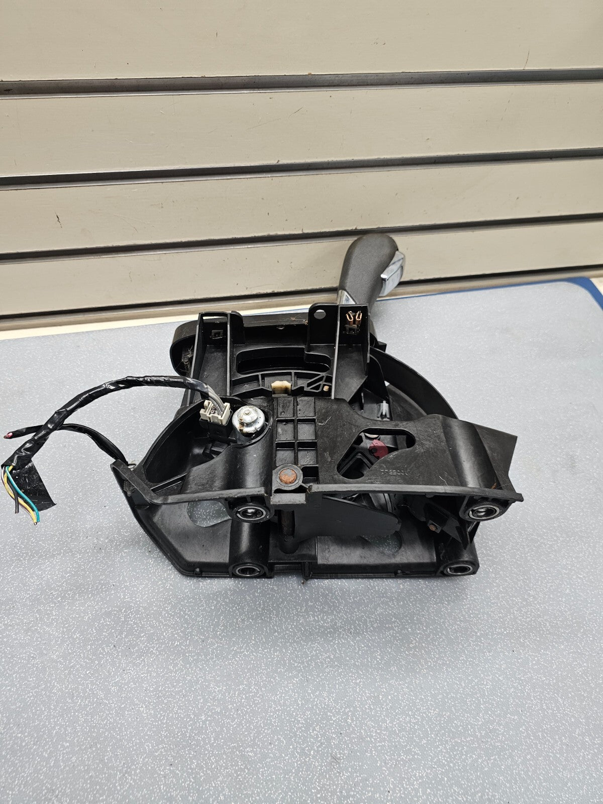 🔥2006-2011 Chevy Impala Automatic Floor Gear Shift Shifter Assembly OEM
