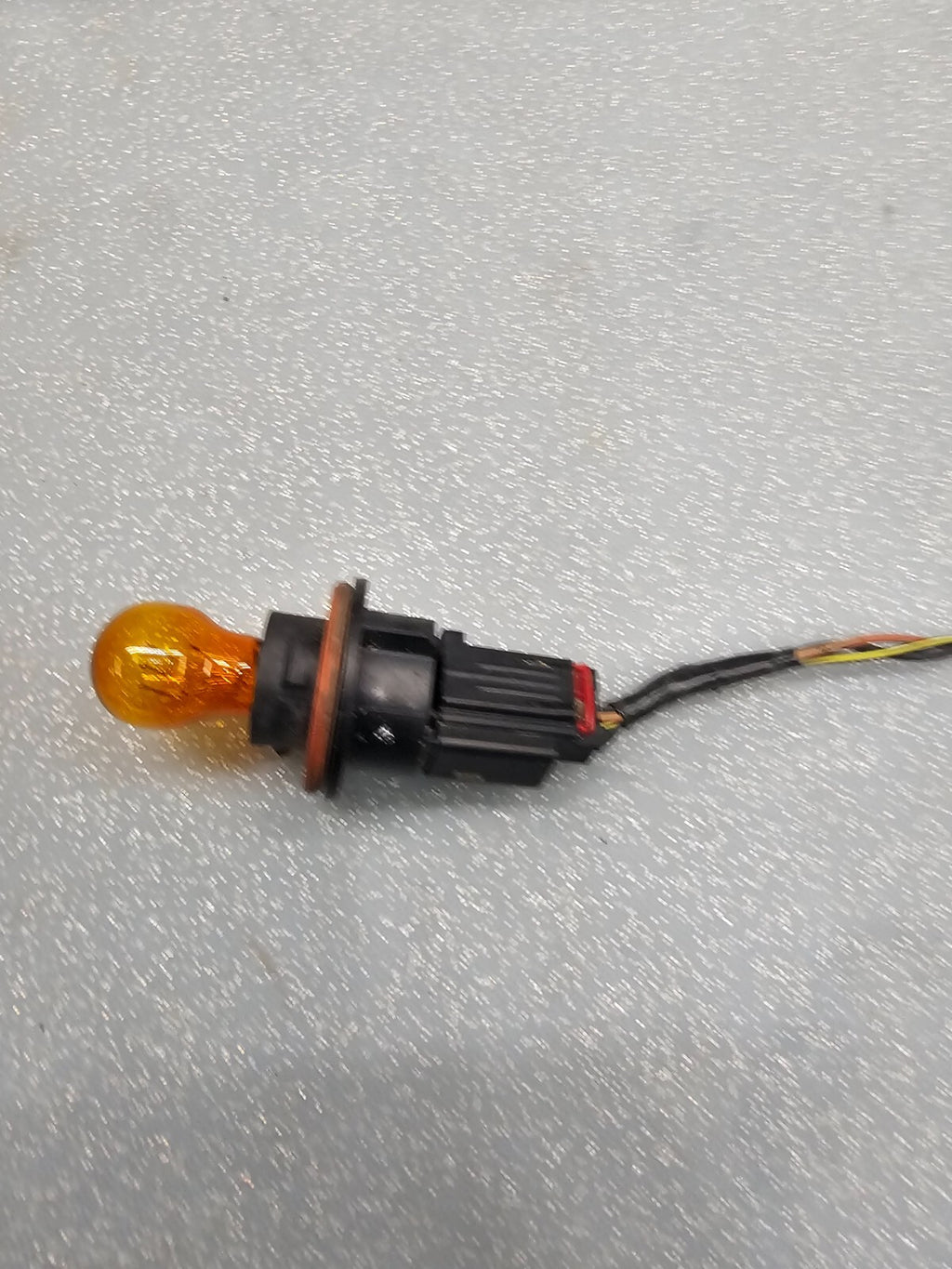 🔥01-05 Chrysler PT Cruiser Turn Signal Light Marker Lamp Bulb Socket Flasher