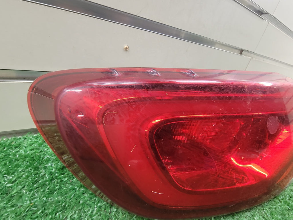 🔥15-17 Chrysler 200 Outer Tail Light Left Driver LH LED Assembly Chrome OEM