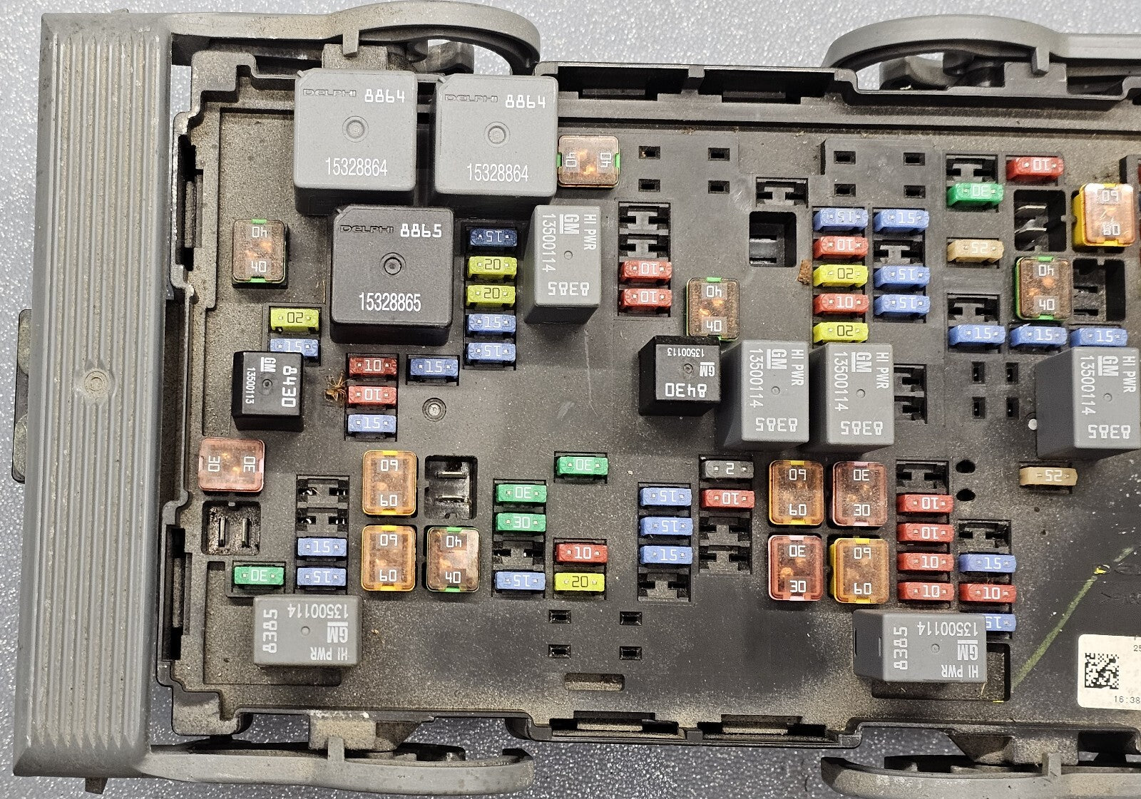 07-09 Suburban Yukon Engine Fuse Box Relay Body Control Module Integrated Power