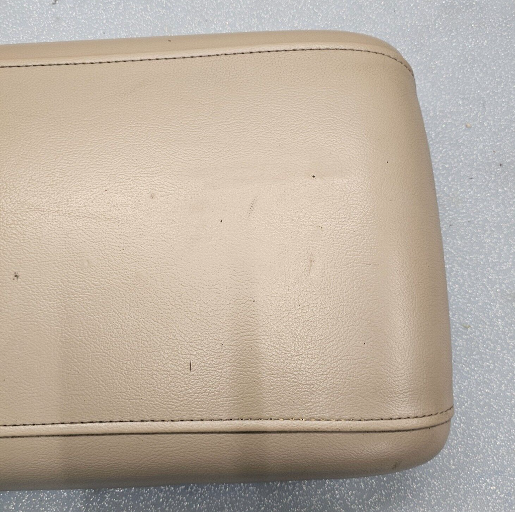 03-06 EXPEDITION Center Console Arm Rest Storage Cover Top Pad Lid Assembly TAN