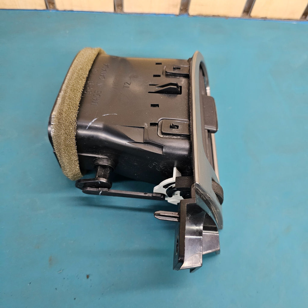 07-13 Suburban TAHOE YUKON Dash A/C Air Vent Front RIGHT Metal SILVER VT16