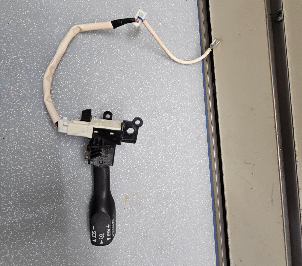 🔥04-22 RAV4 Prius Corolla 4Runner Steering Wheel Cruise Control Switch Assembly