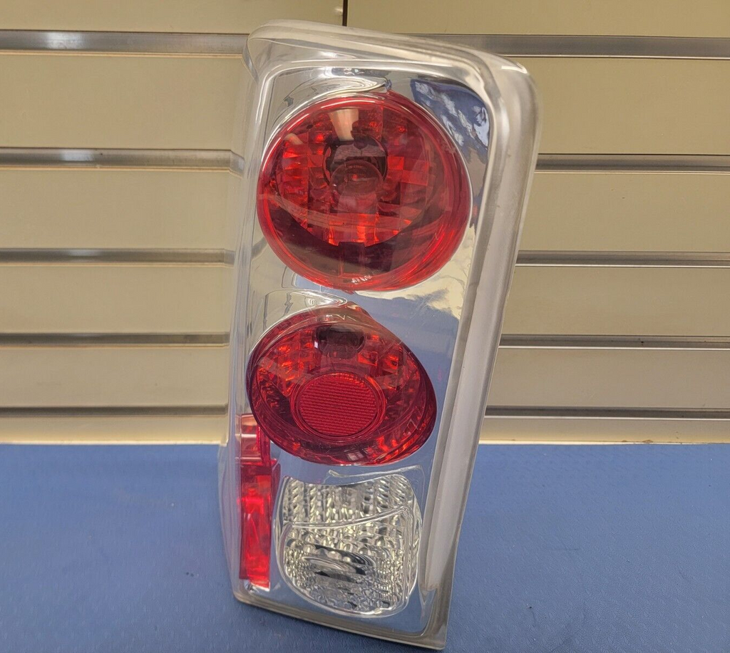 🔥02-06 Cadillac Escalade Base Sport Tail Light LAMP Passenger Chrome Assembly