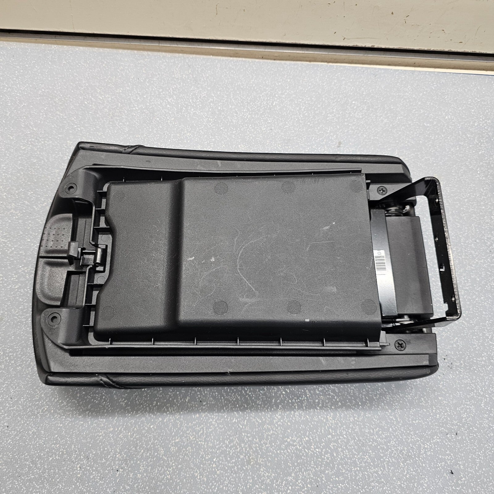 🔥14-16 Nissan Rogue Center Console Arm Rest Lid Cover Top Pad Assembly Black