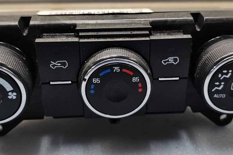 🔥08-10 Saturn Vue Dash HVAC AC Heater Temperature Climate Control Panel Black