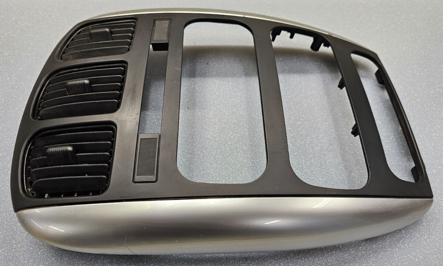 🔥01-07 Caravan Town Country Dash Radio Stereo Climate Panel Bezel Silver/Black