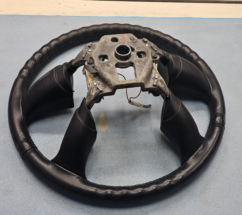 🔥03-06 Chevy Tahoe Yukon Escalade Left Driver Steering Wheel Column Cover BLACK