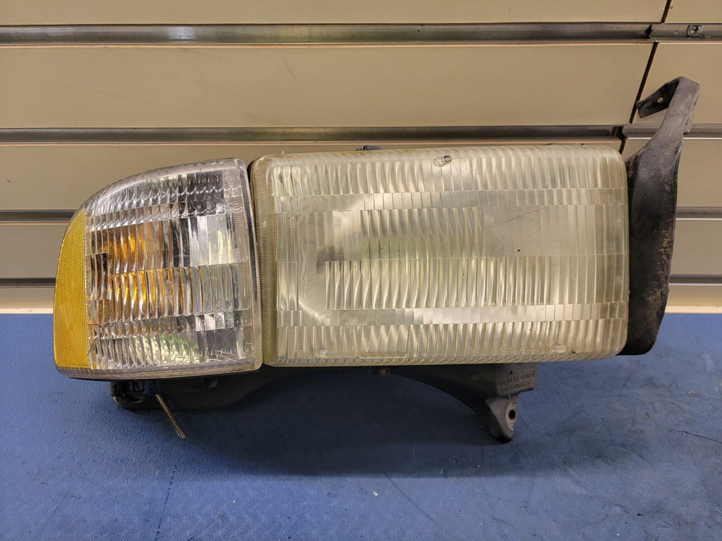 🔥94 - 02 Dodge Pickup Turn Signal RIGHT Headlight w OEM MOPAR