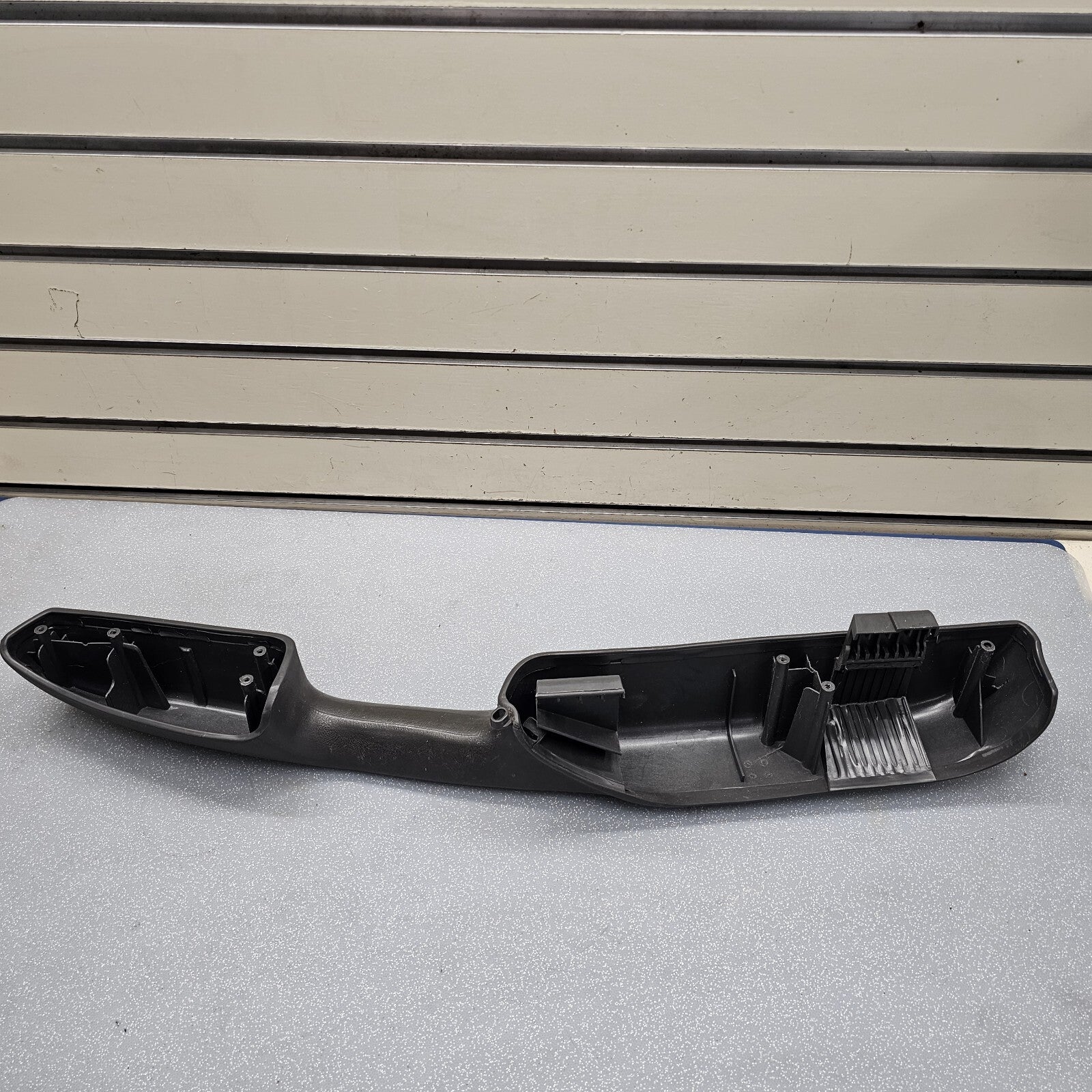 99-06 Chevy GMC Silverado TAHOE Door Panel ARMREST Front LEFT Handle DK GREY H3 