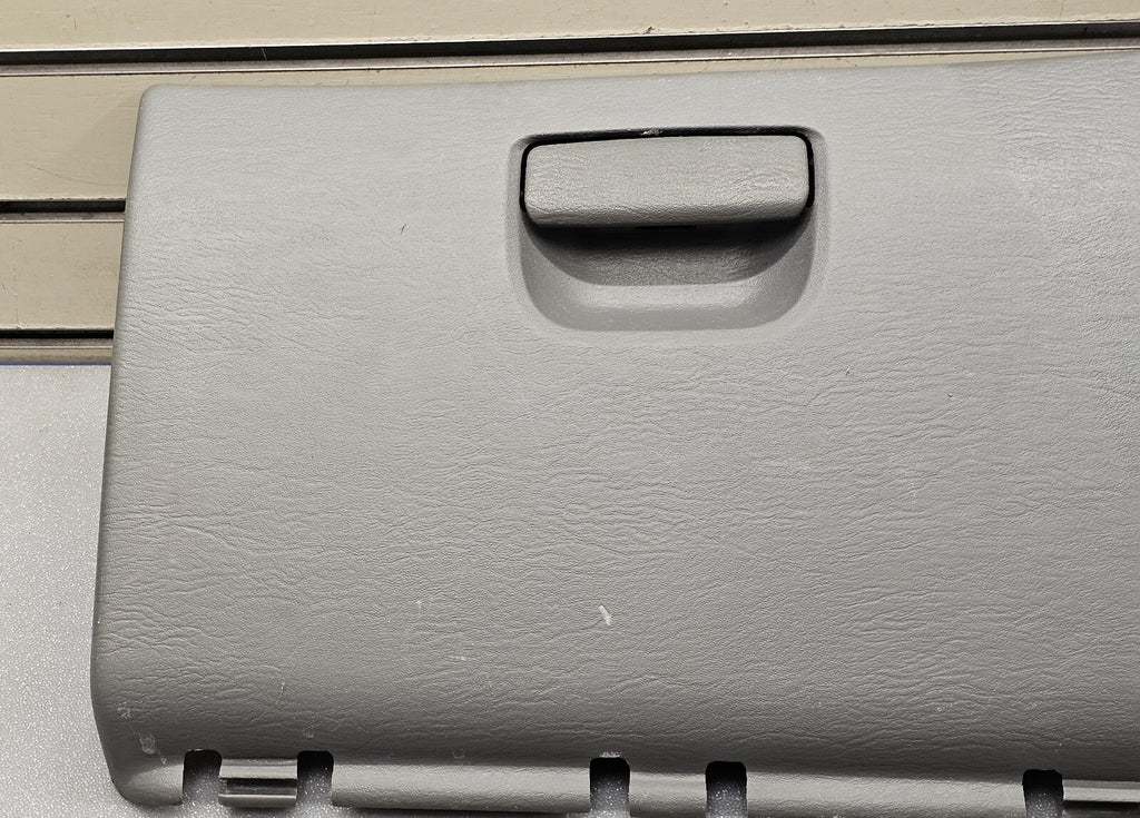 🔥01-07 CARAVAN TOWN COUNTRY VOYAGER DASH GLOVE BOX COMPARTMENT ASSEMBLY GRAY