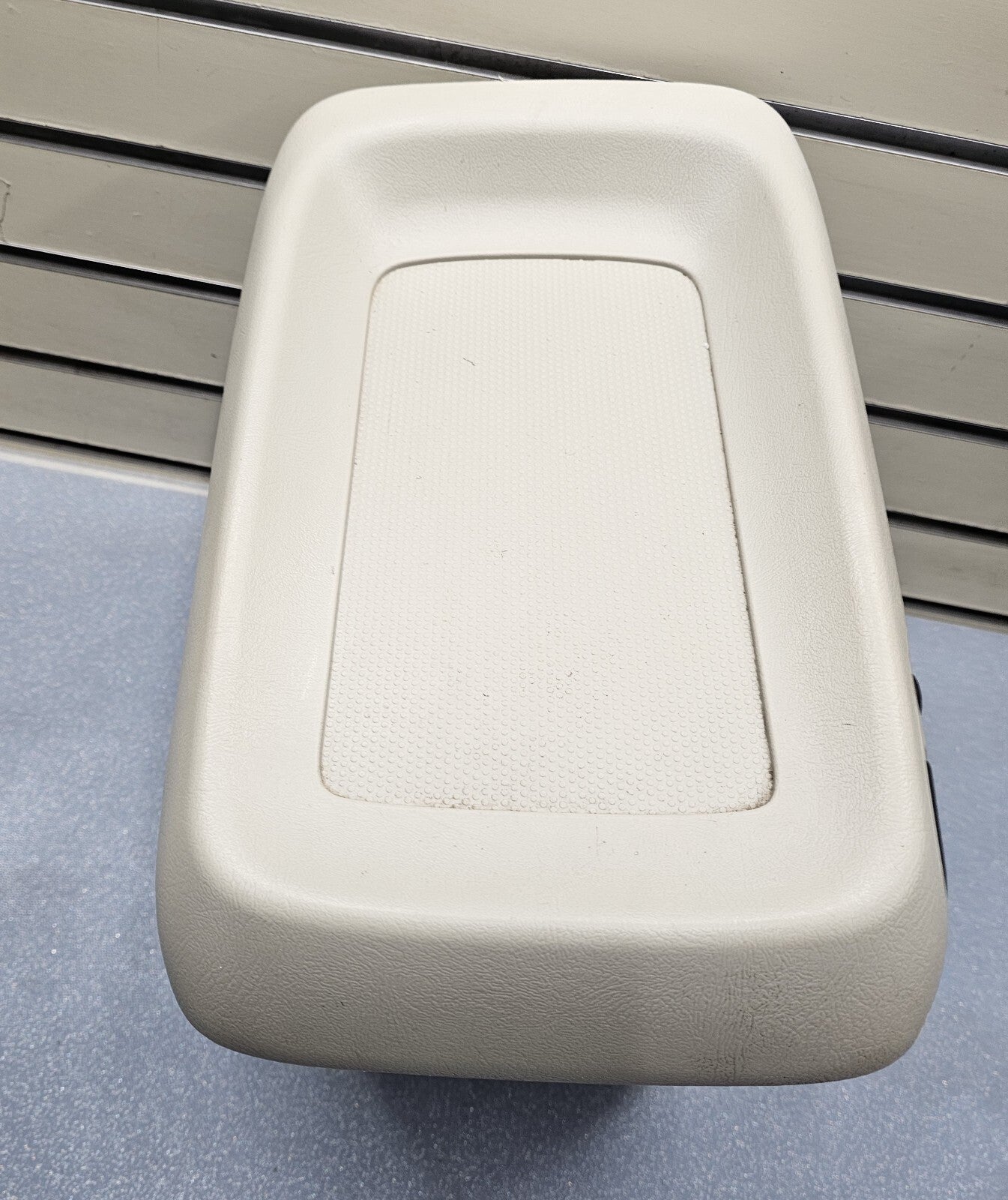 🔥99-02 Chevy Silverado Sierra Center Console Armrest Lid Storage Cover TAN