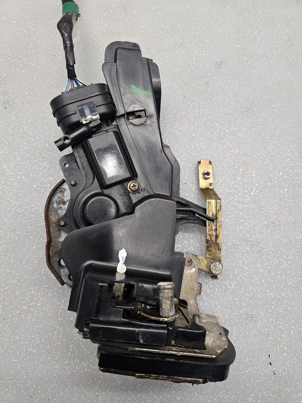 🔥97-01 Toyota Camry Rear Driver Power Door Lock Actuator Latch Assembly