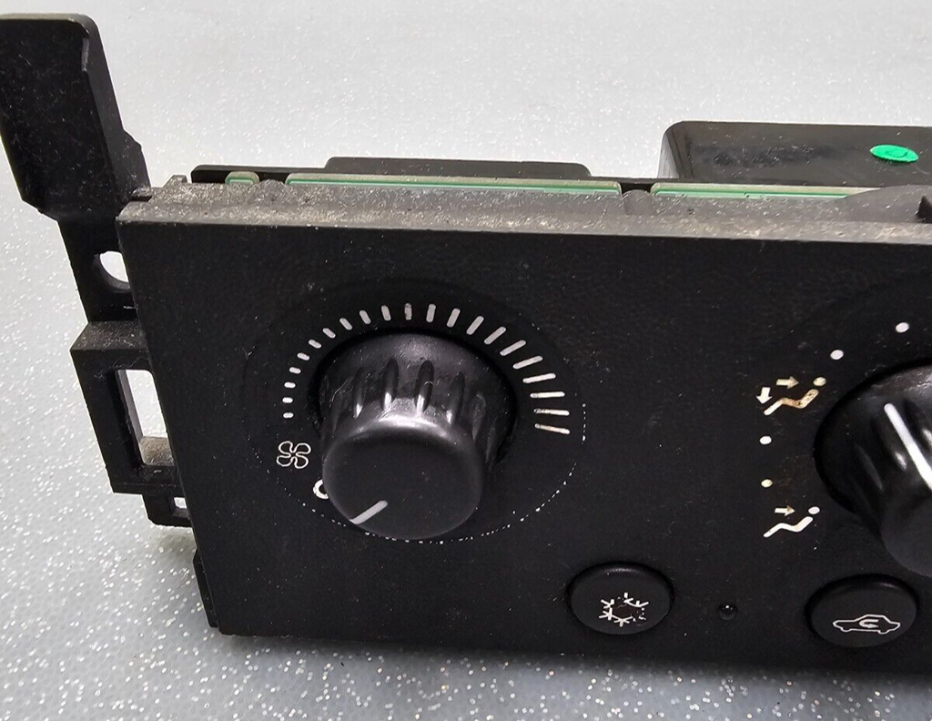 04-08 Pontiac Grand Prix Dash AC Heater Climate Control Module Panel Temperature
