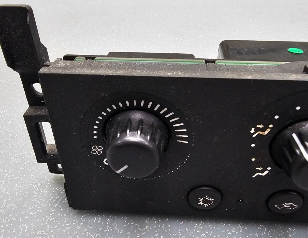 04-08 Pontiac Grand Prix Dash AC Heater Climate Control Module Panel Temperature