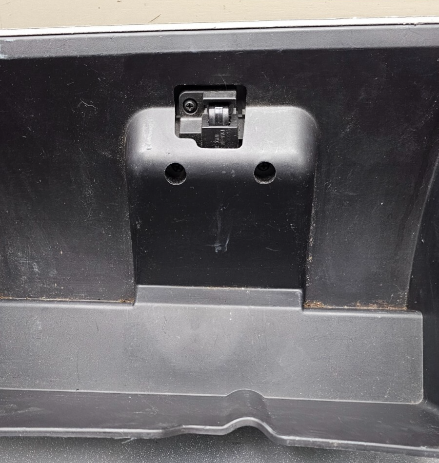 05-09 MUSTANG Dash Glove Box Storage Compartment Assembly Instrument Panel Gray