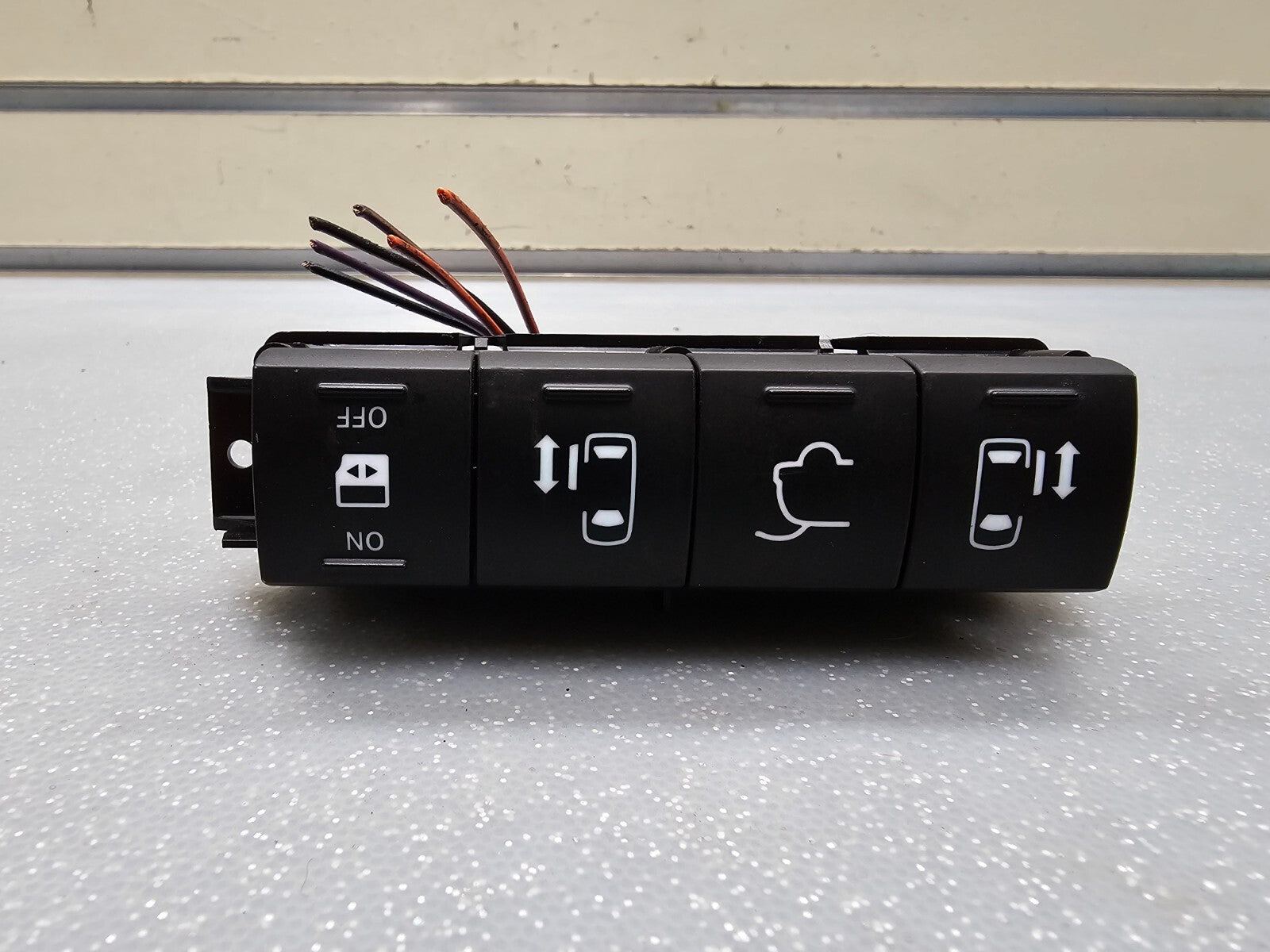 🔥08-16 Town Country Grand Caravan Door Lock Controls Liftgate Switch Assembly