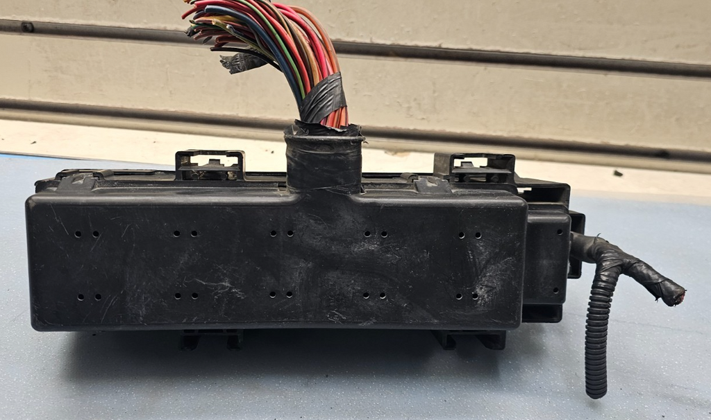 🔥2007 Chrysler Aspen Dodge Durango Engine TIPM Fuse Box Power Module OEM