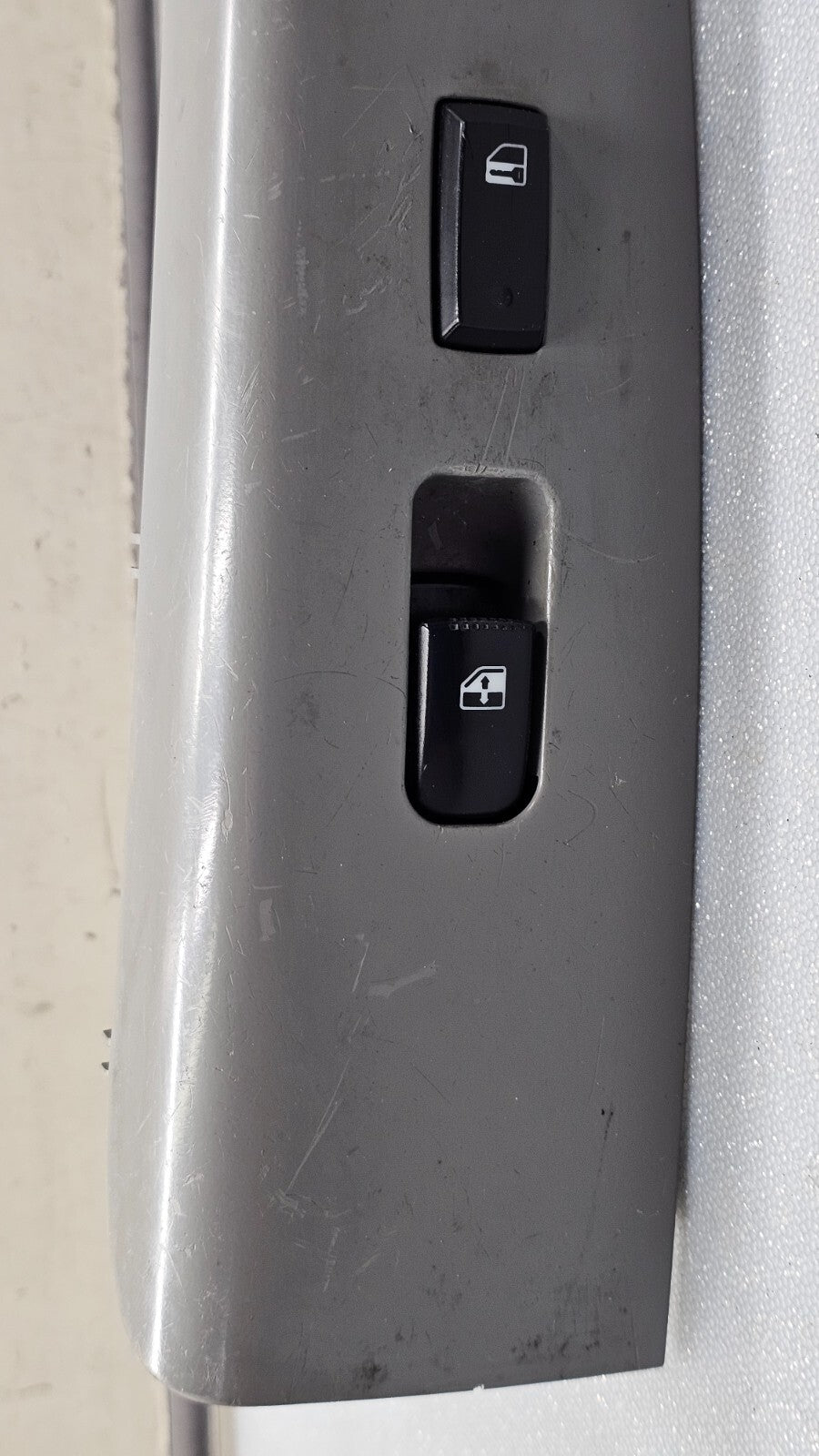 🔥09-12 Hyundai Santa Fe Front Right Passenger Window Control Switch Gray OEM