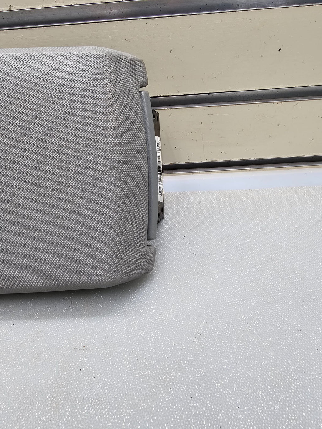 07-10 Chrysler Sebring Center Console Lid Armrest Storage Assembly Top Gray OEM