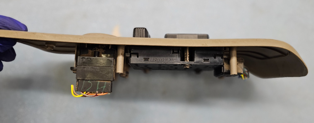 🔥03-06 SILVERADO SIERRA FRONT DRIVER POWER SEAT ADJUSTER HEAT SWITCH BEZEL TAN