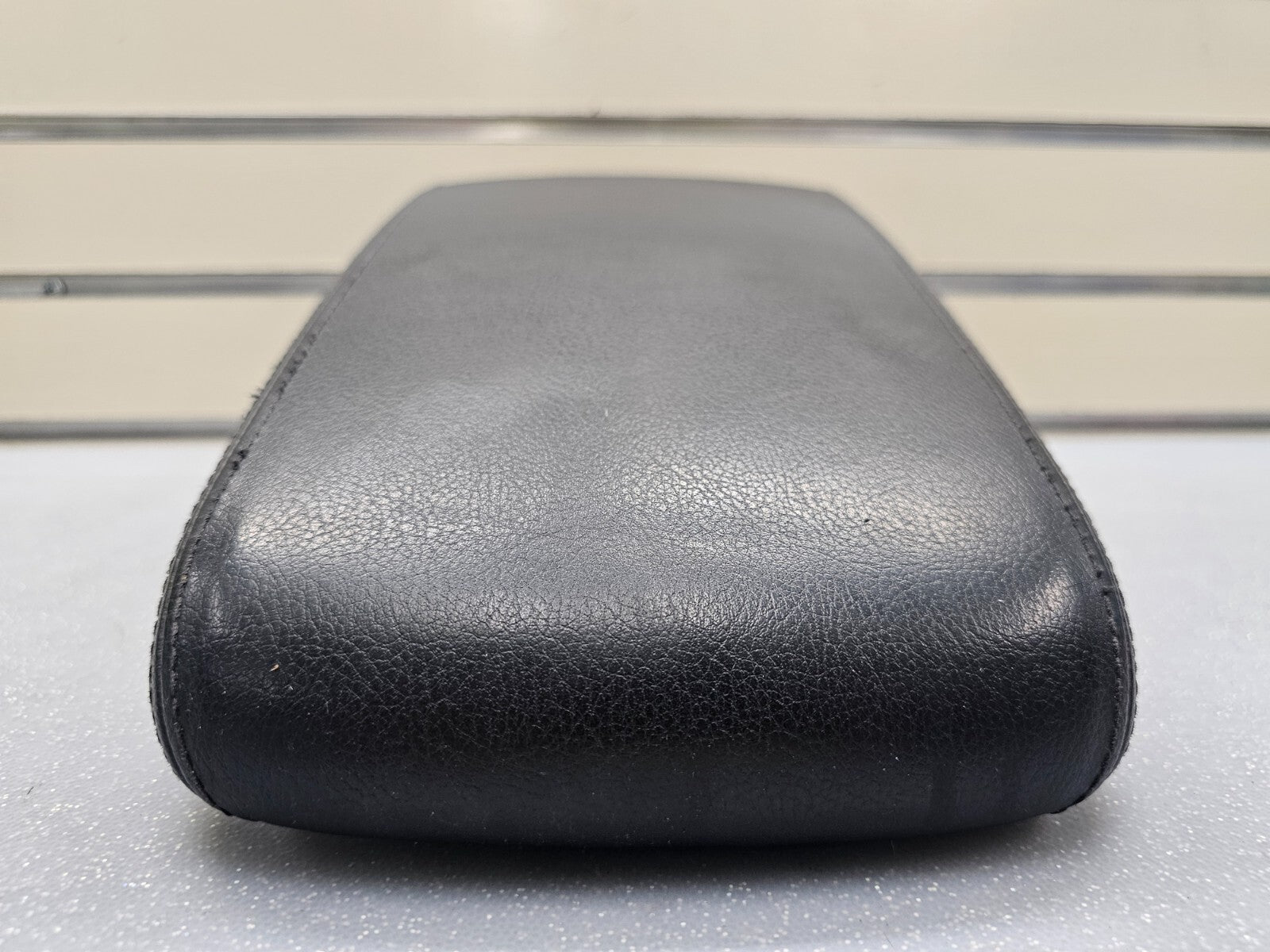 12-19 Volkswagen VW Passat Front Center Console Cover Lid Armrest Top Pad Black